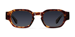 Modelo Chinua en color Tigris Carbon