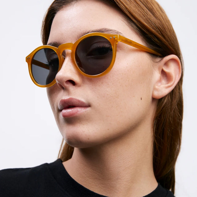 Lentes de sol Kubu Amber Carbon Meller Chile - vista 4